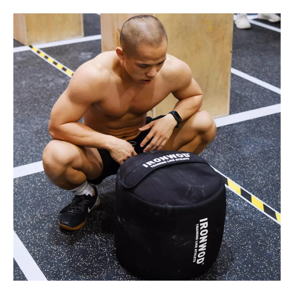 IRONWOD Strongman Sandbag (Pre-Filled) - detail view