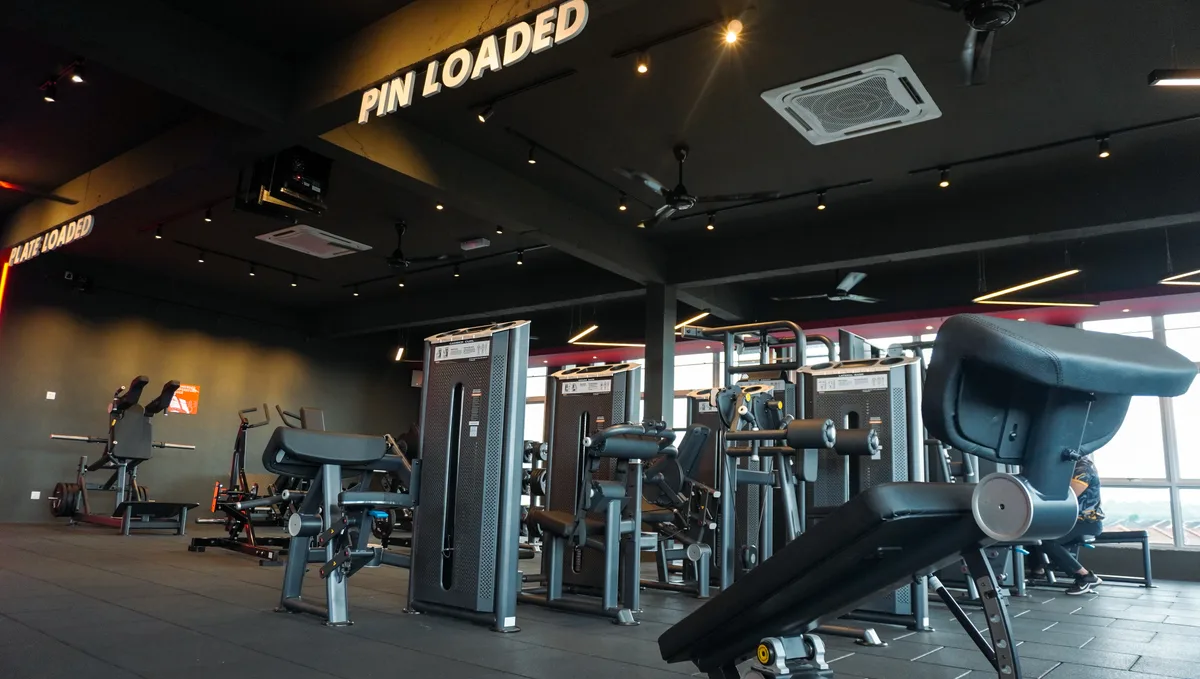 DHZ pin-loaded strength floor at Level Up Fitness Kota Samarahan